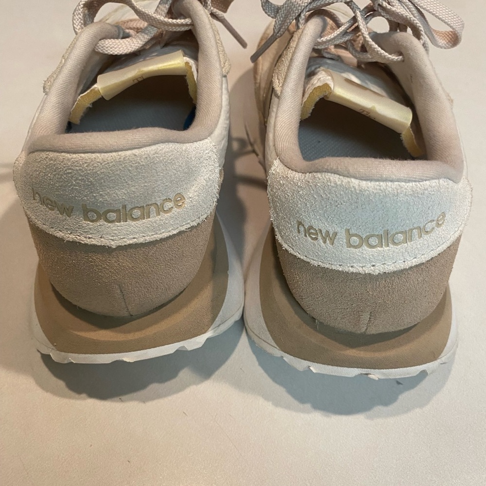 NEW BALANCE NB 237 Womens Sz 7 Beige White Athletic Textured Shoes Sneakers EUC - Picture 12 of 16